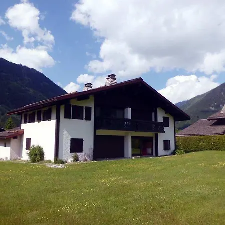 Apartment De 65m² Pour 6 Pers, Terrasse, Parking, Animaux Admis - Fr-1-517-38 Chamonix